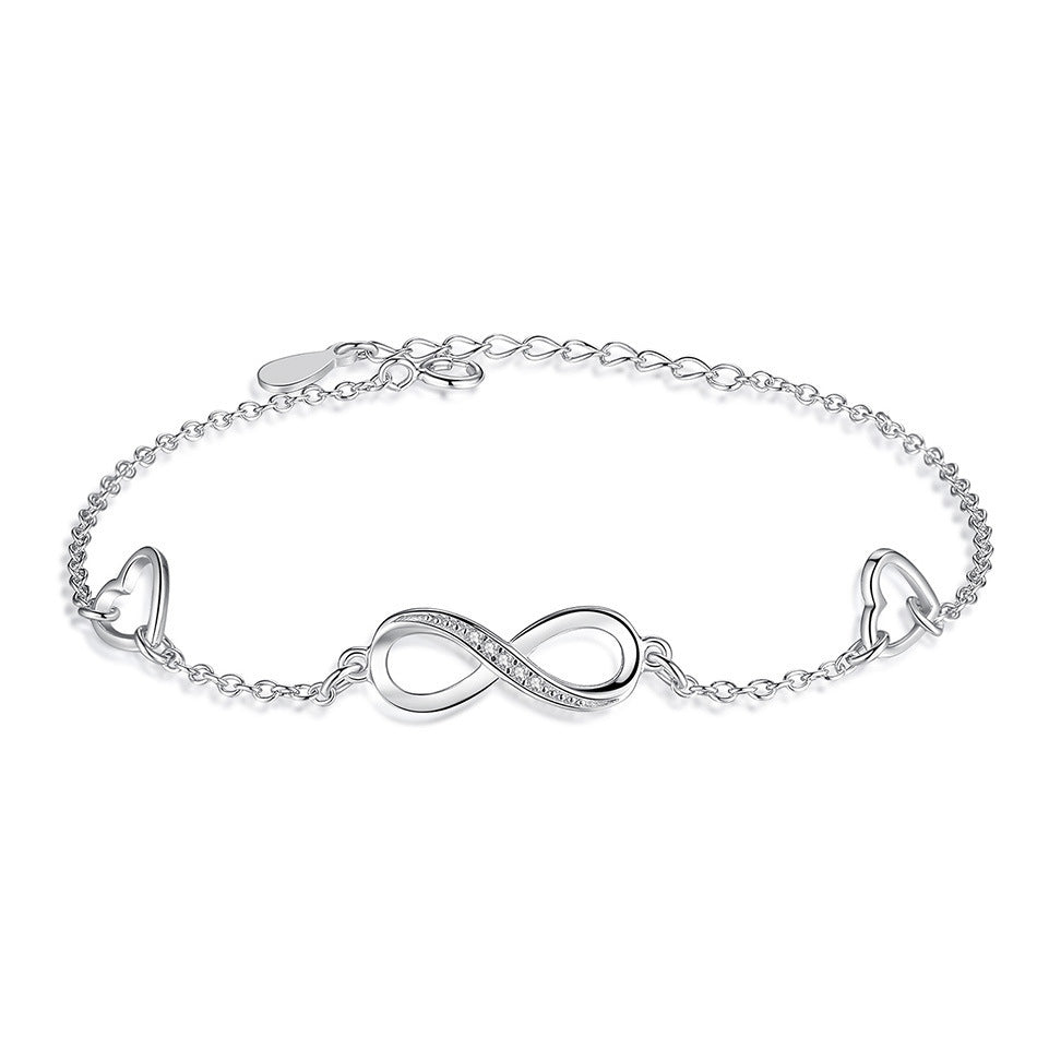 Bracelet Infinite Love en argent 925 sur fond blanc