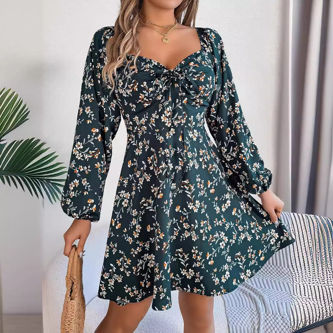 Robe Fleurie Col Carré à Lacets – A-Line Manche Longue