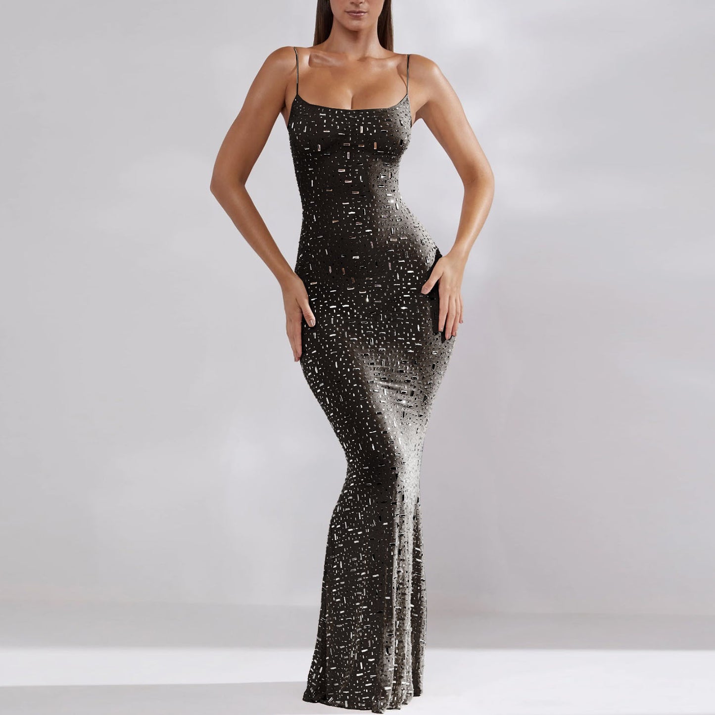 Robe Sirène à Bretelles Élégante