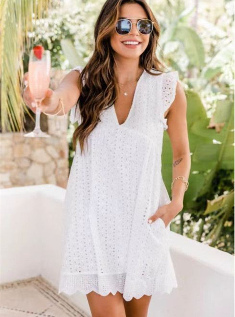 Robe Dentelle Femme – Décolleté V & Découpes Élégantes