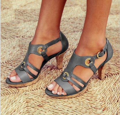 sandales avec boucles dorées