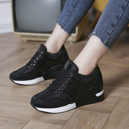 Sneakers femme ajourées à hauteur discrète