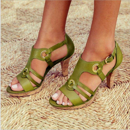 sandales avec boucles dorées