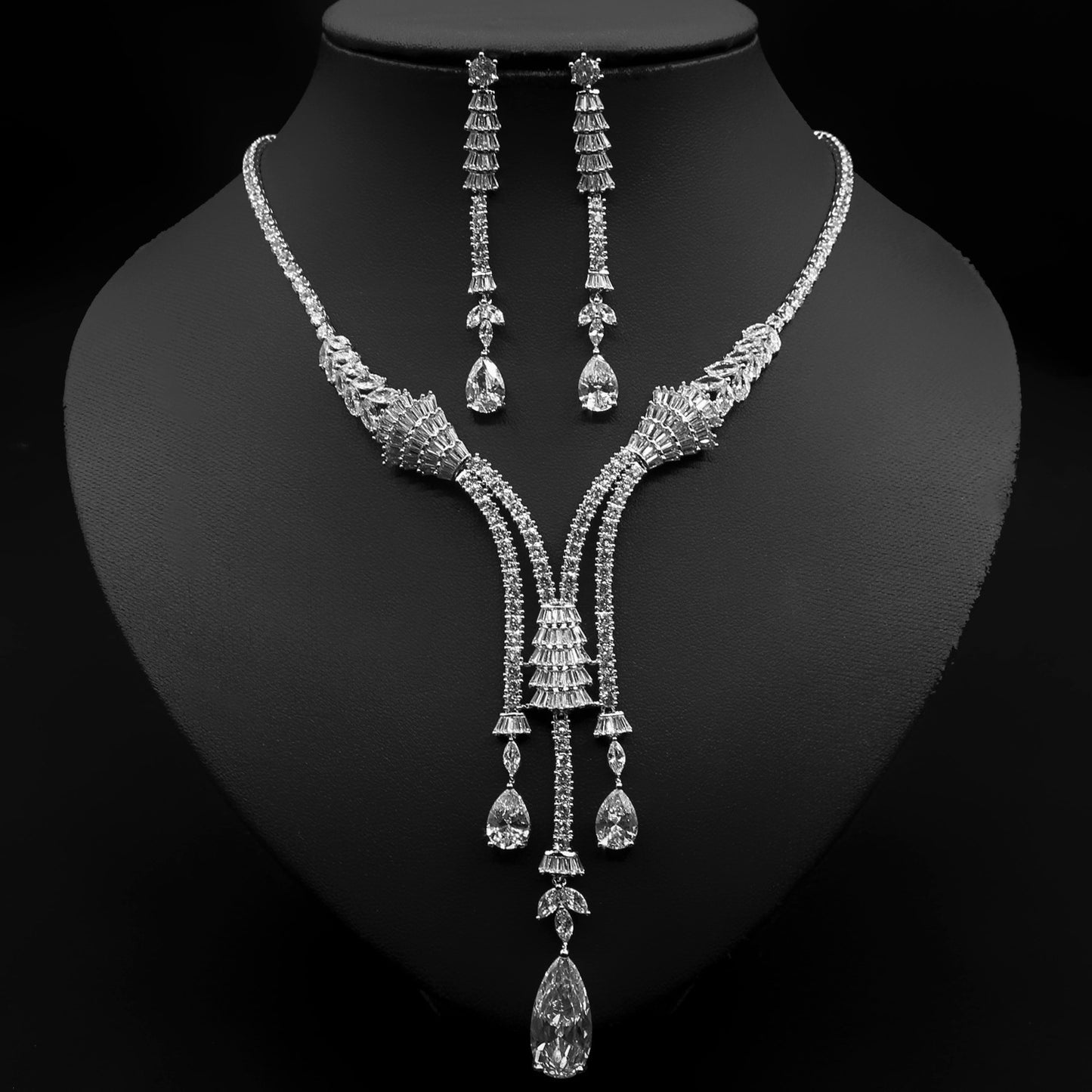 Ensemble collier zircon goutte & boucles fleurs