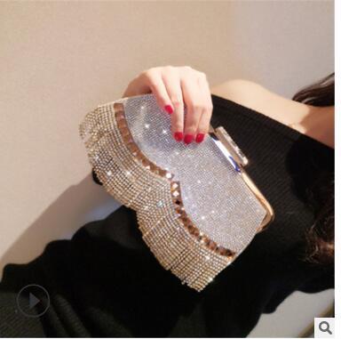 Pochette de Soirée Strass – Élégance Chic & Format Compact
