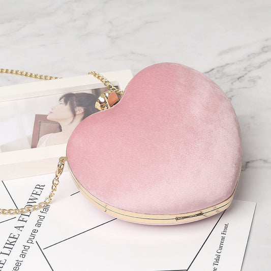 Mini sac cœur rigide avec chaîne élégante

