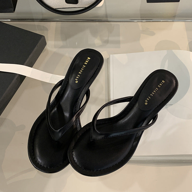 Sandales tongs chics en version talon haut

