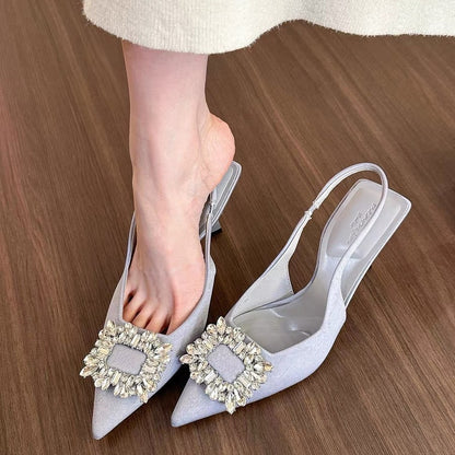 Chic et Brillance : Sandales à Bout Pointu avec Strass et Talon Élancé