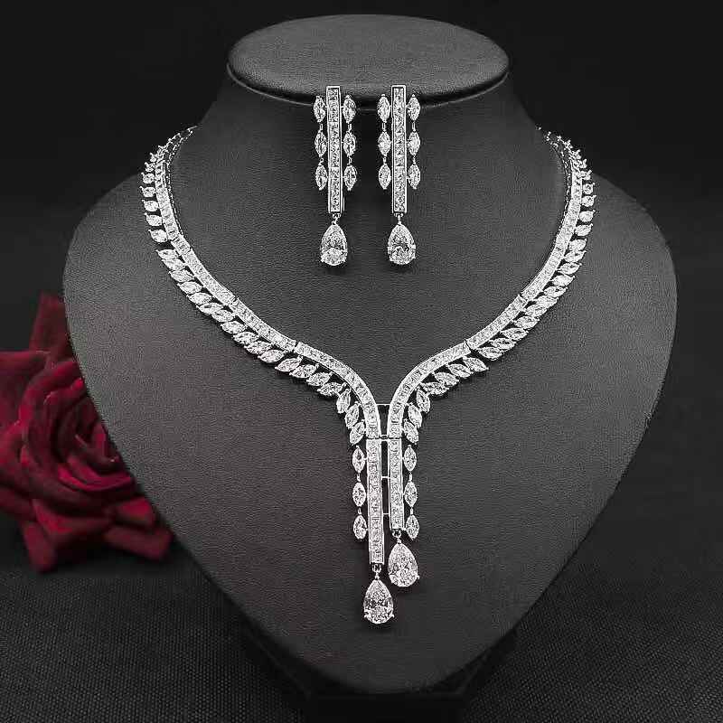 Ensemble collier zircon goutte & boucles fleurs