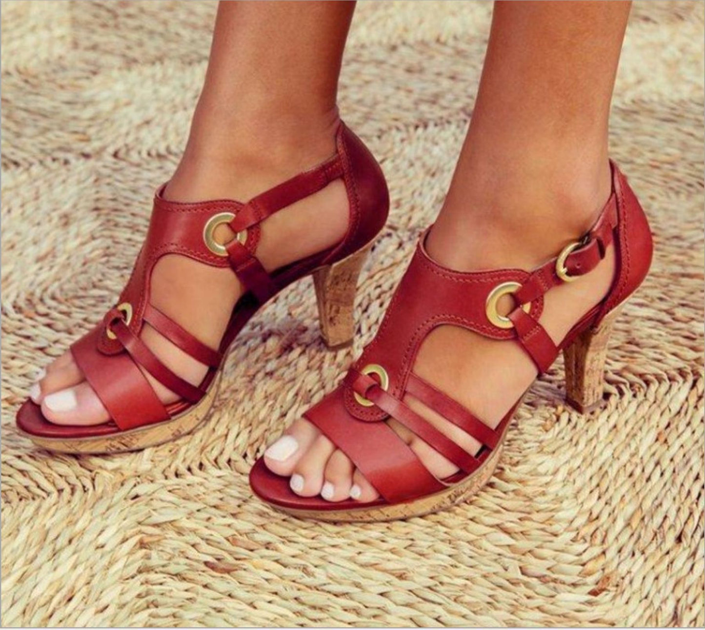 sandales avec boucles dorées