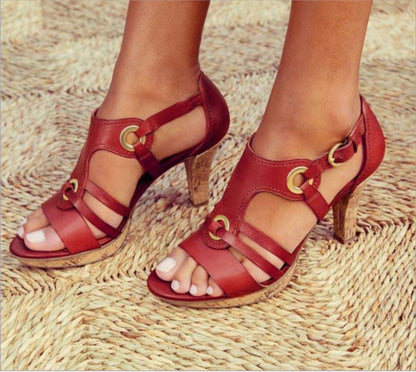 sandales avec boucles dorées